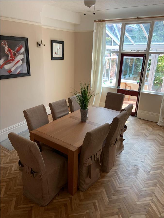 Entire Seaside Home, Sleeps 8, All En-Suite Rooms New Brighton Exterior photo